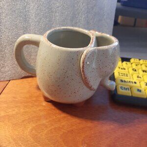 NEW BOX ! Elephant 2Pcs Tea Mug High Heat Resist Ceramic 15 oz Light Green